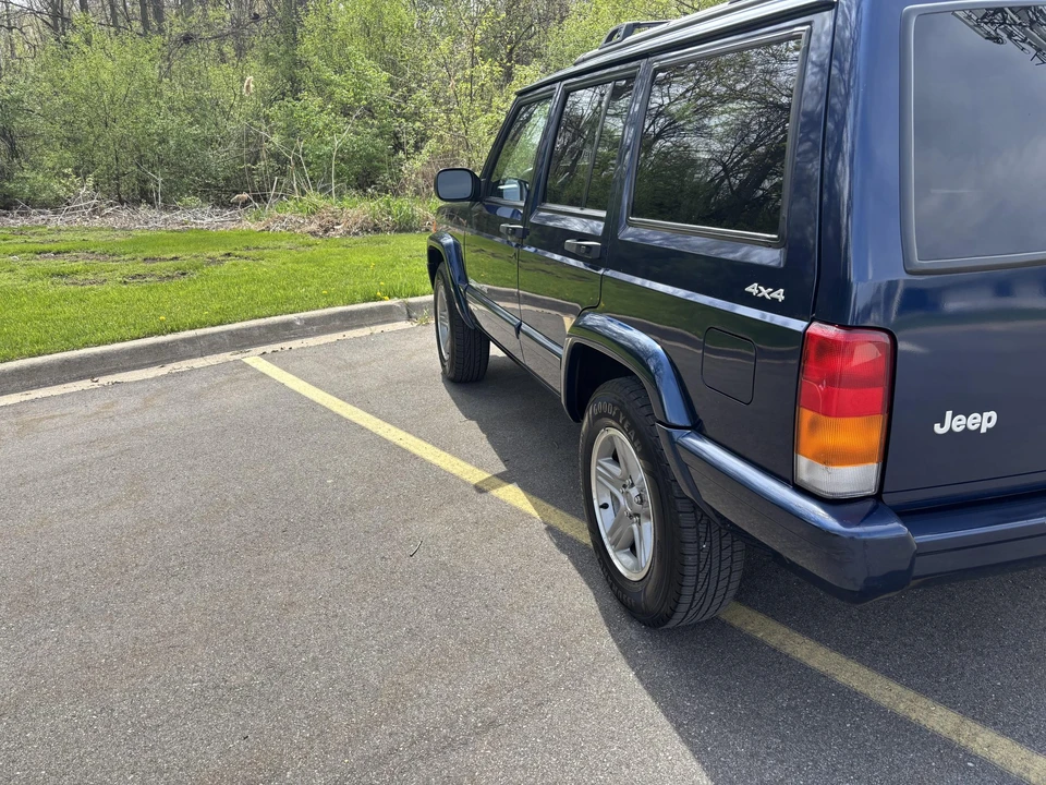 2000 Jeep XJ Cherokee - Image 16 of 31