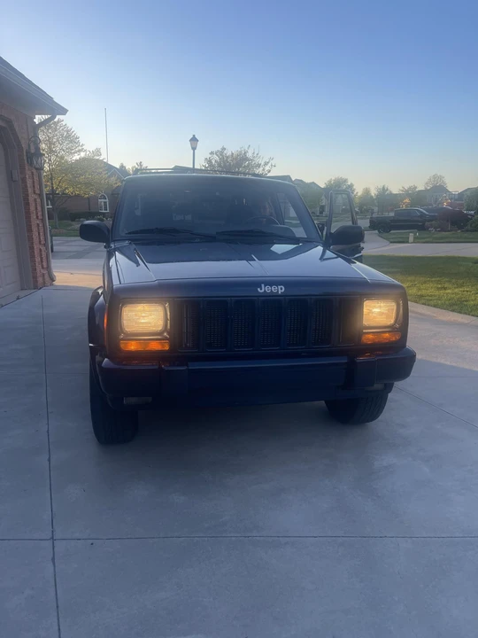 2000 Jeep XJ Cherokee - Image 4 of 31