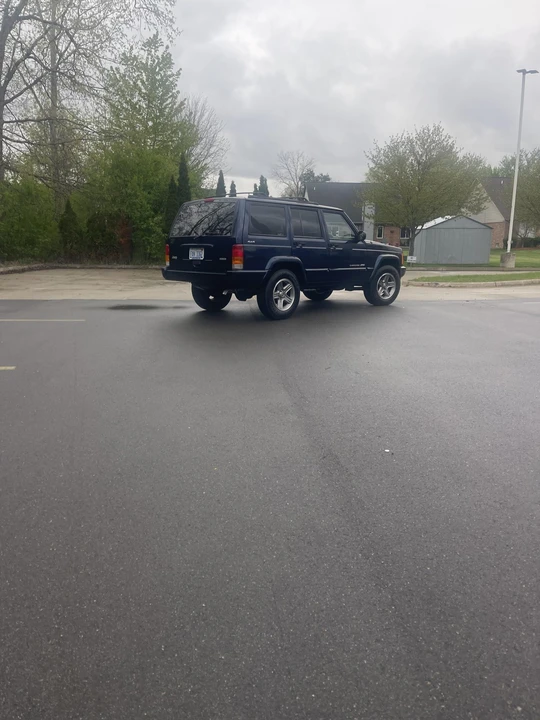 2000 Jeep XJ Cherokee - Image 8 of 31