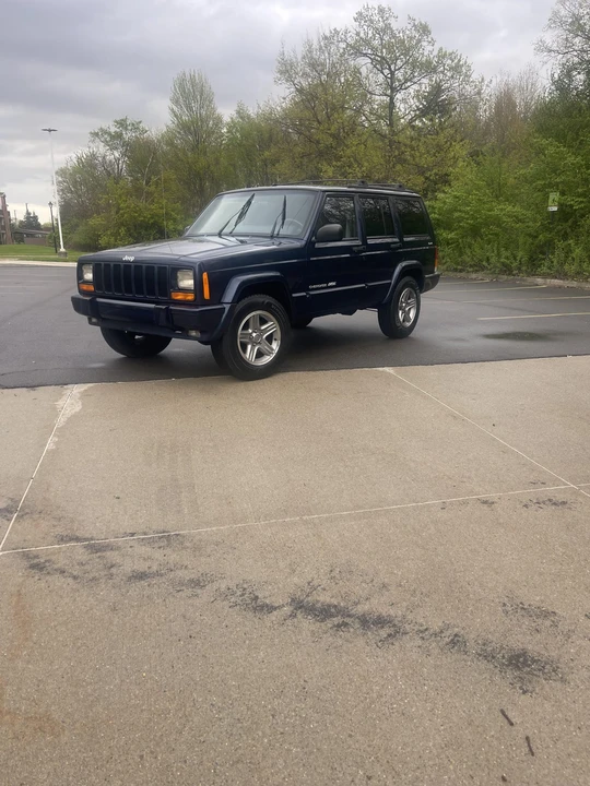 2000 Jeep XJ Cherokee - Image 10 of 31
