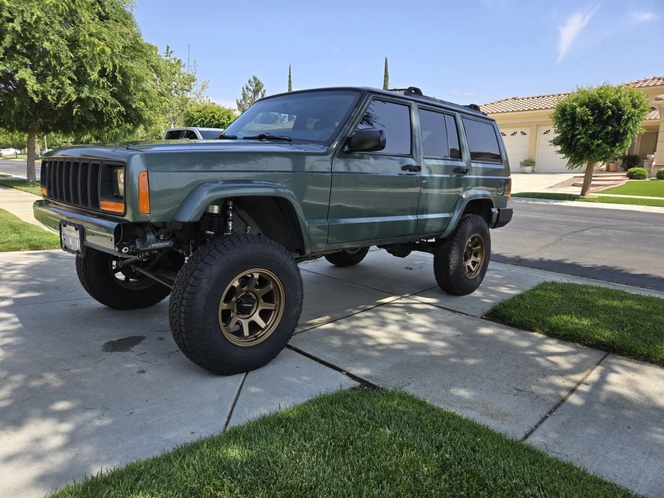 2000 Jeep XJ Cherokee - Image 4 of 31