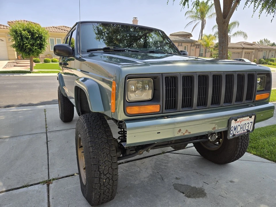 2000 Jeep XJ Cherokee - Image 3 of 31