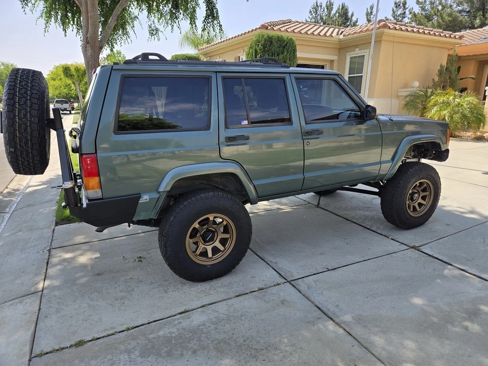 2000 Jeep XJ Cherokee - Image 5 of 31