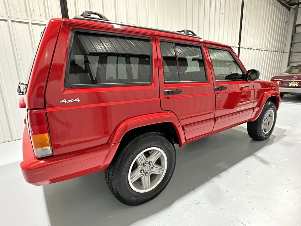 2000 Jeep XJ Cherokee - Image 10 of 31