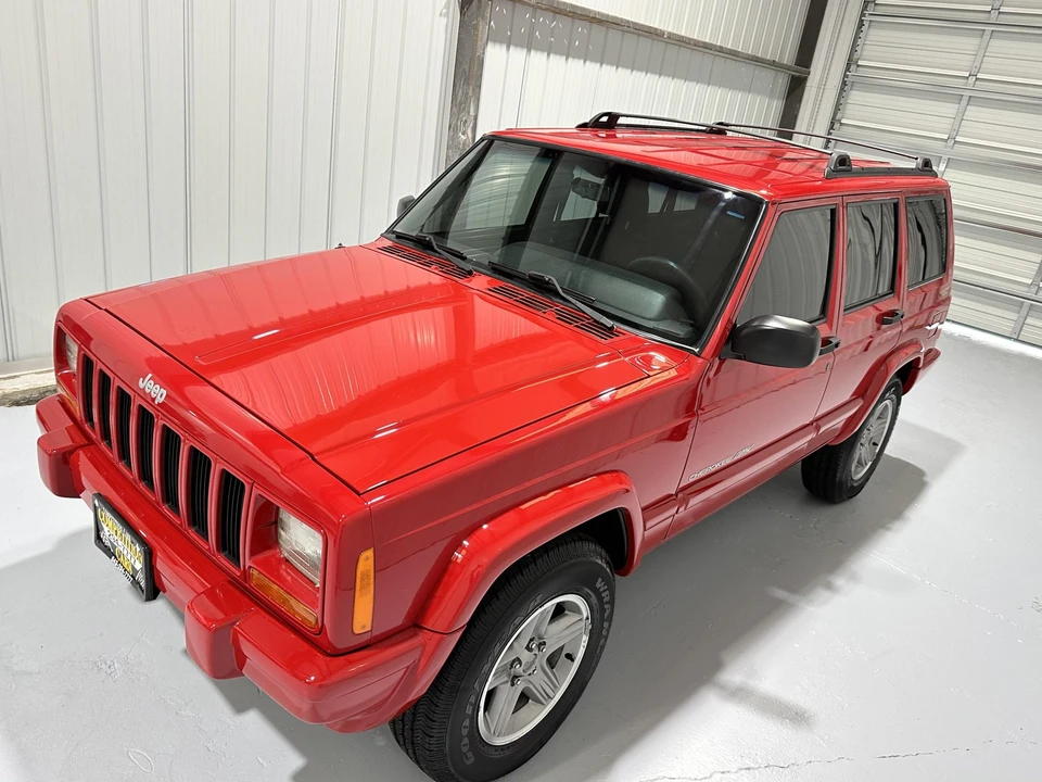 2000 Jeep XJ Cherokee - Image 2 of 31