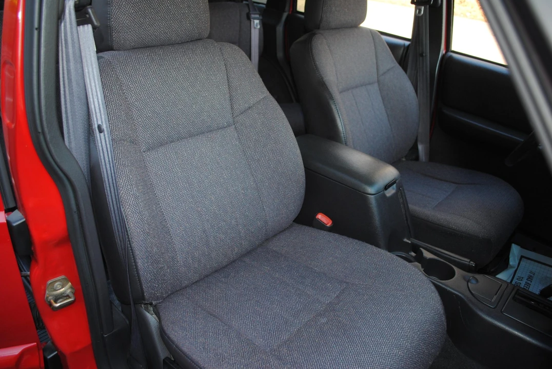 2000 Jeep XJ Cherokee - Image 23 of 31