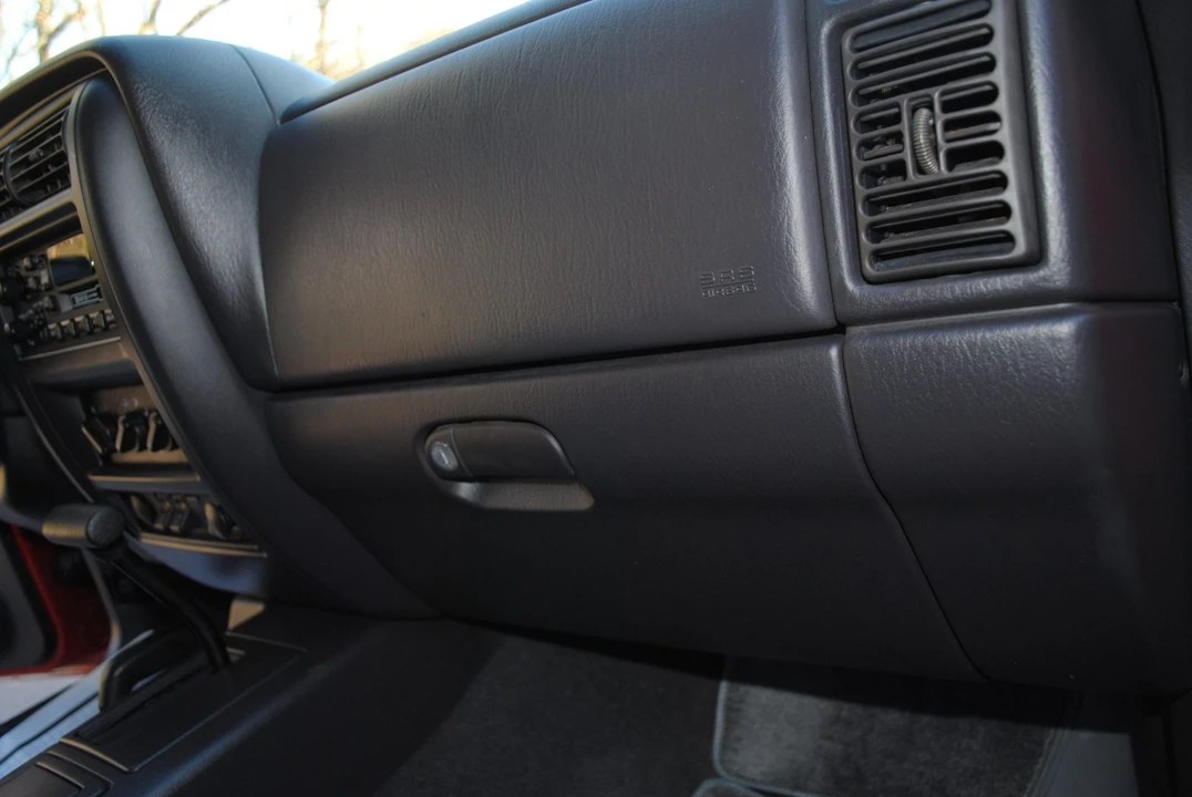 2000 Jeep XJ Cherokee - Image 31 of 31