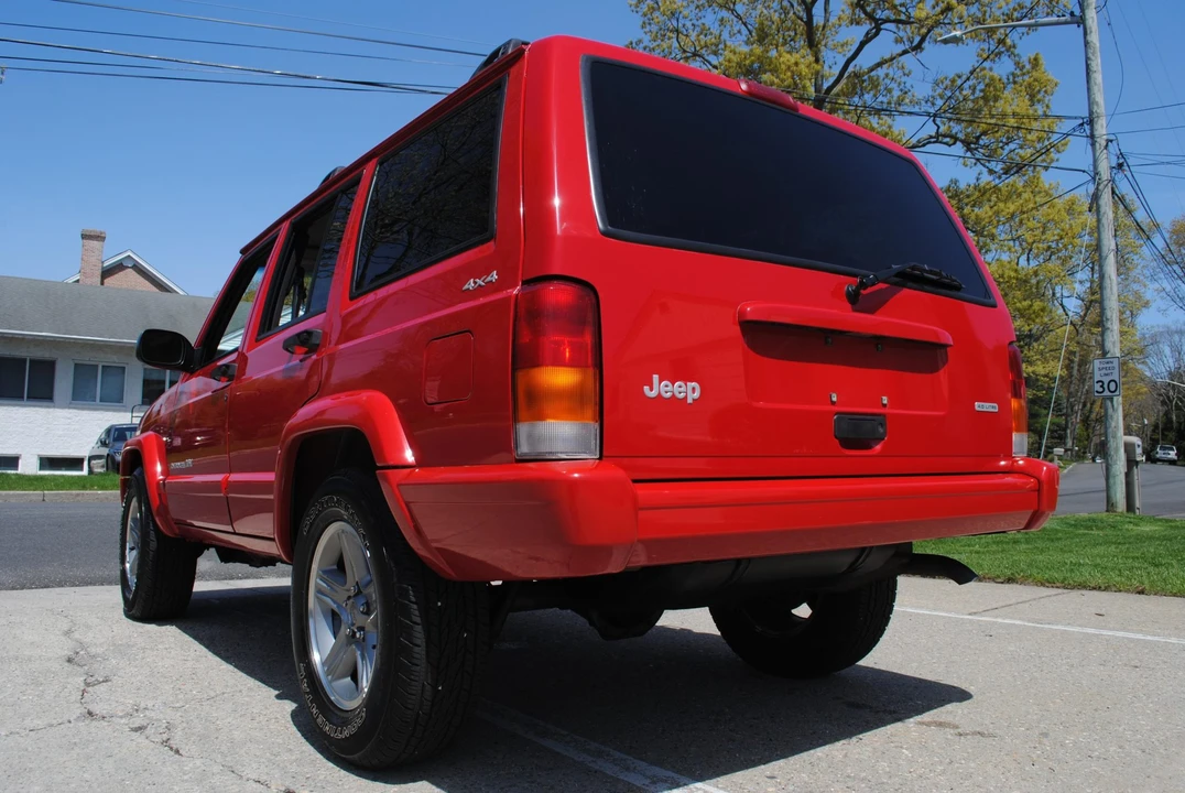 2000 Jeep XJ Cherokee - Image 9 of 31