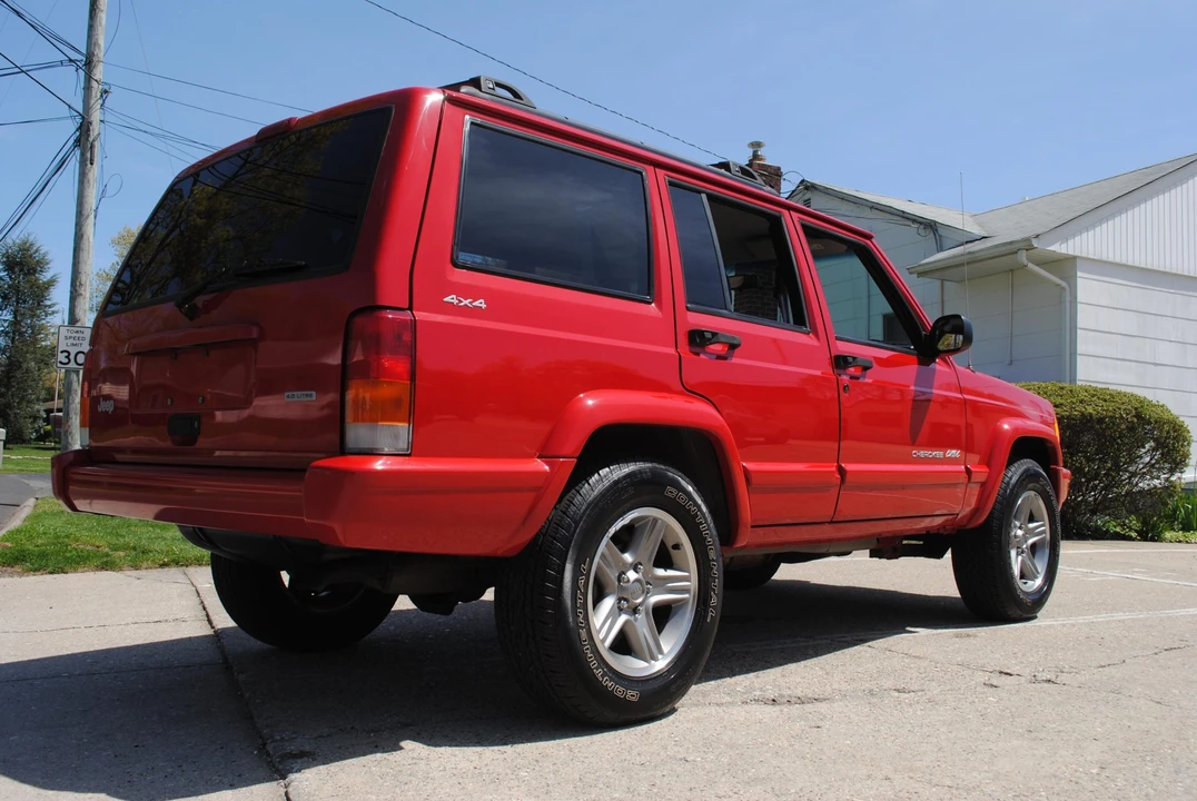 2000 Jeep XJ Cherokee - Image 7 of 31