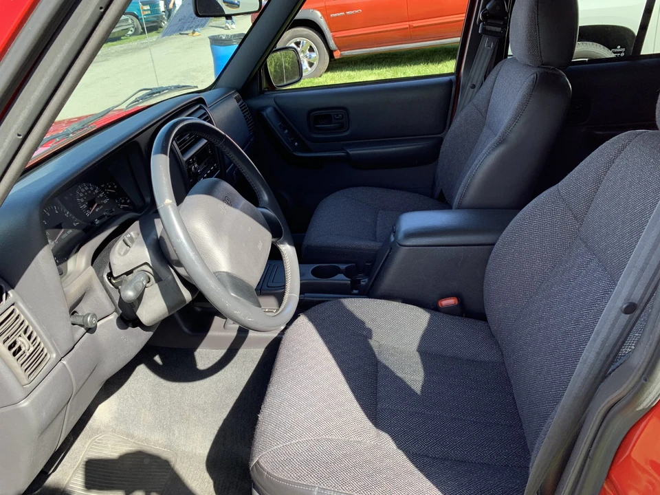 2000 Jeep XJ Cherokee - Image 20 of 31