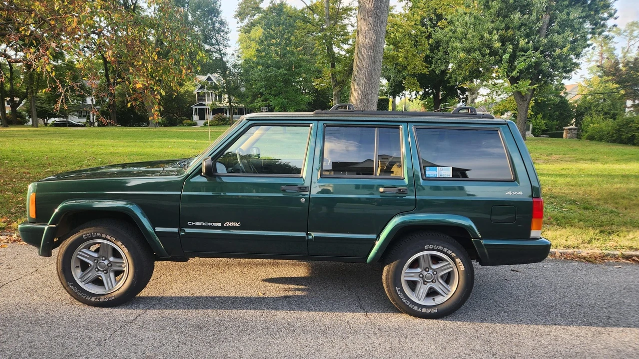 2000 Jeep XJ Cherokee - Image 3 of 31