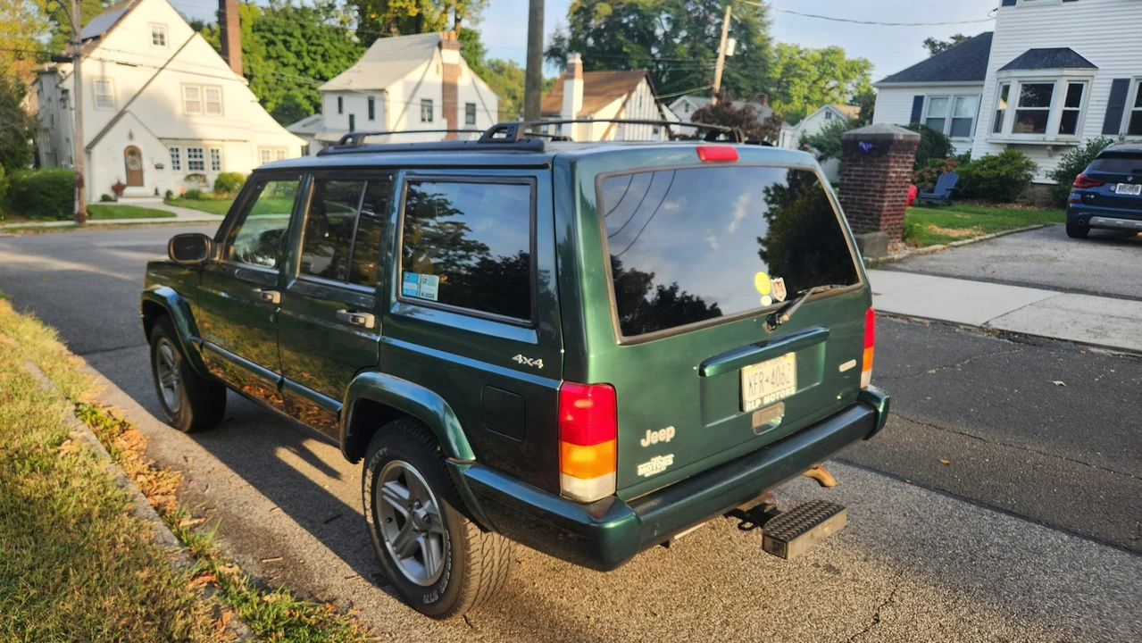 2000 Jeep XJ Cherokee - Image 6 of 31