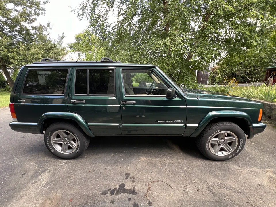 2000 Jeep XJ Cherokee - Image 11 of 31