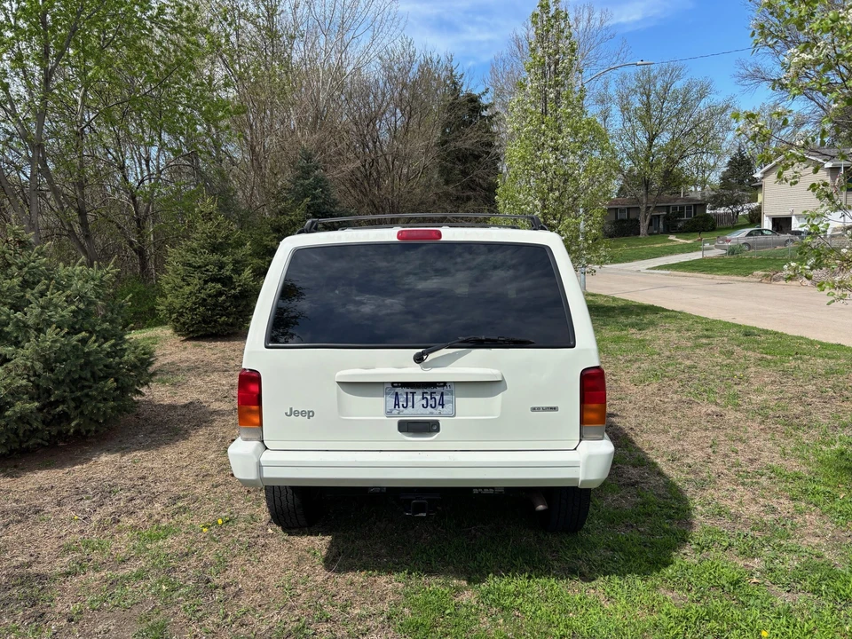 2000 Jeep XJ Cherokee - Image 8 of 31