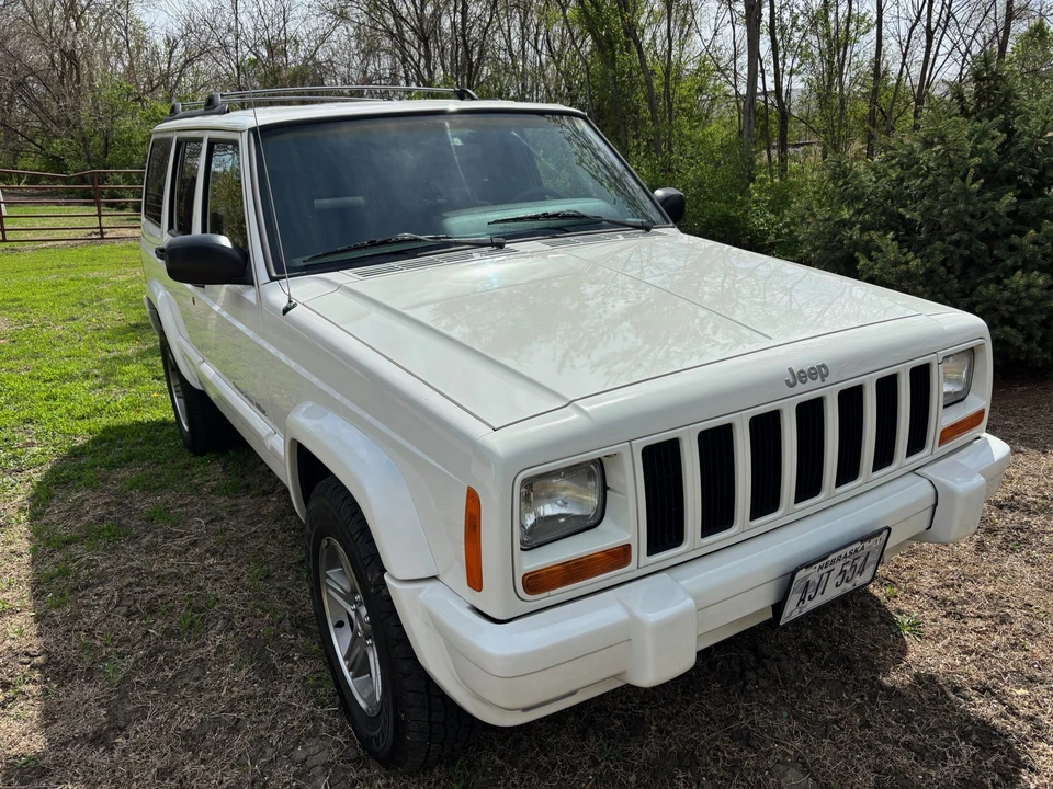 2000 Jeep XJ Cherokee - Image 3 of 31