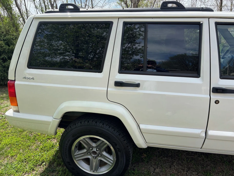 2000 Jeep XJ Cherokee - Image 24 of 31