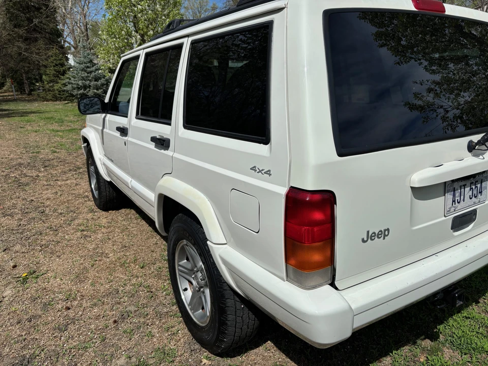 2000 Jeep XJ Cherokee - Image 18 of 31