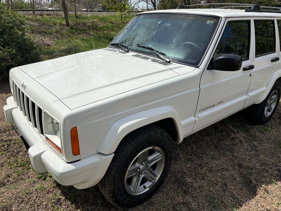 2000 Jeep XJ Cherokee - Image 12 of 31