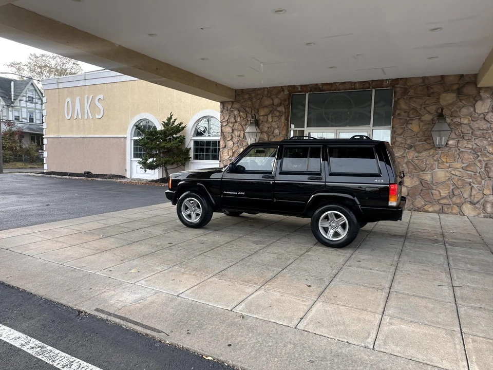 2000 Jeep XJ Cherokee - Image 7 of 31