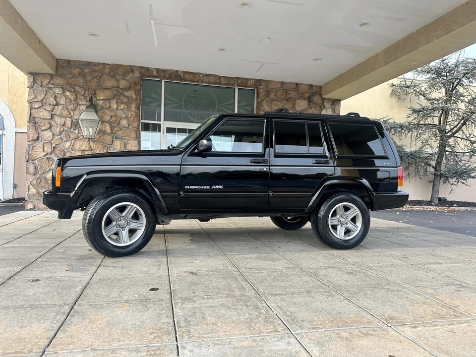 2000 Jeep XJ Cherokee - Image 22 of 31