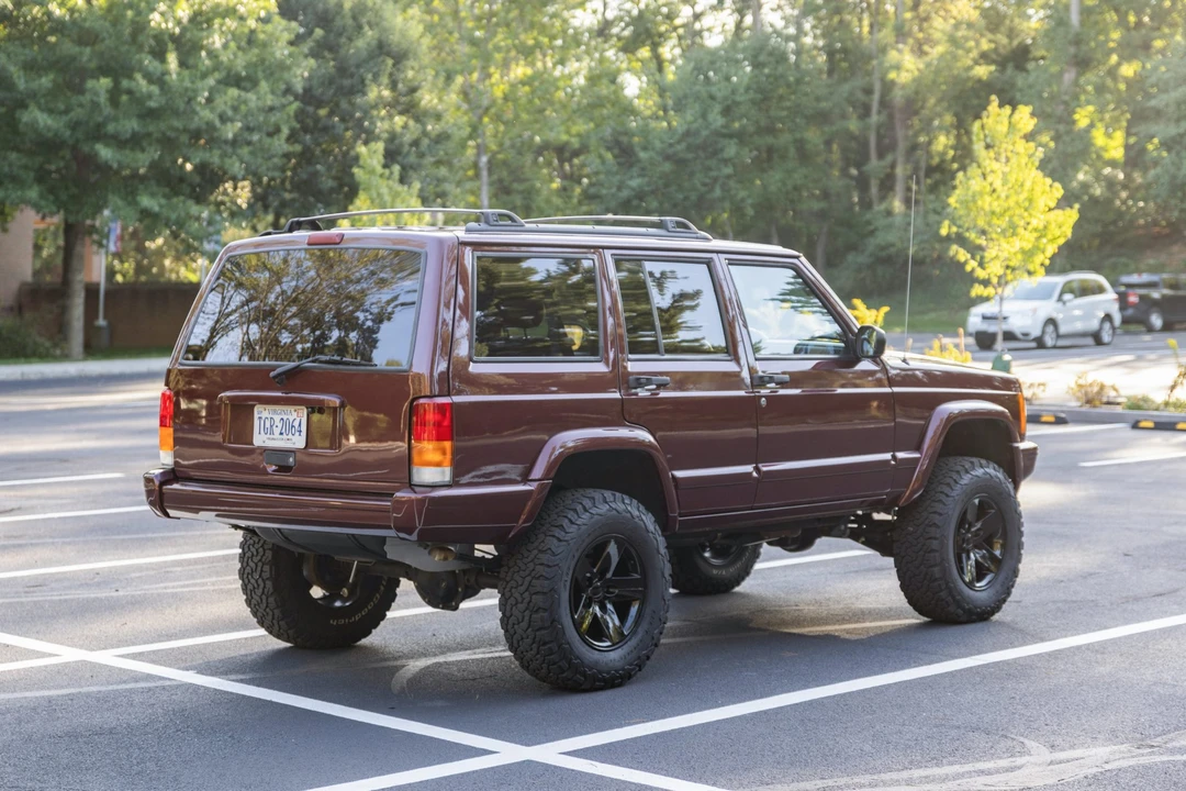2000 Jeep XJ Cherokee - Image 6 of 31
