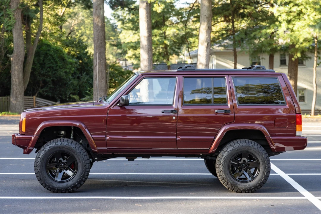 2000 Jeep XJ Cherokee - Image 10 of 31
