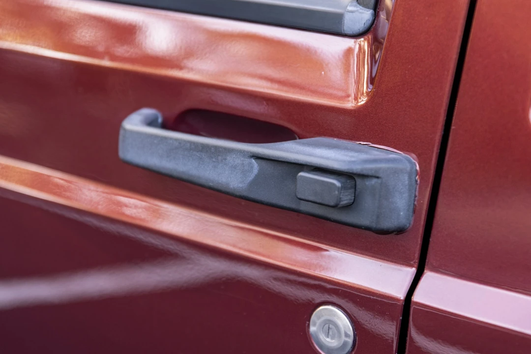 2000 Jeep XJ Cherokee - Image 16 of 31