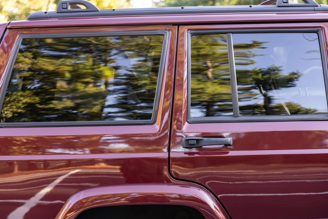 2000 Jeep XJ Cherokee - Image 23 of 31