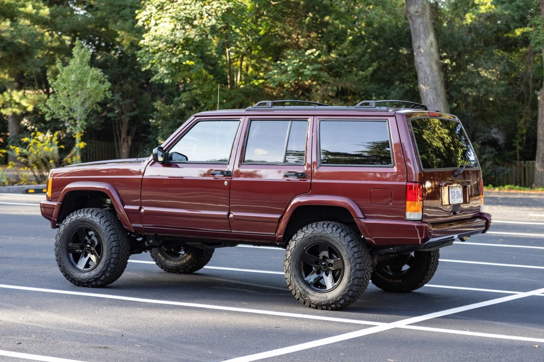 2000 Jeep XJ Cherokee - Image 9 of 31
