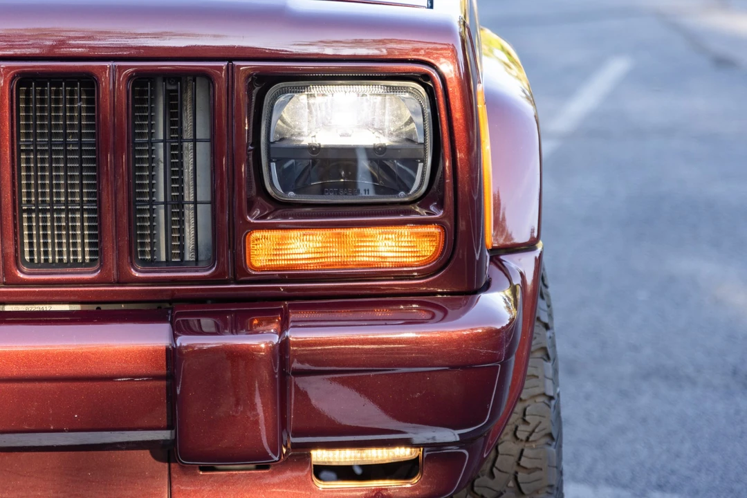 2000 Jeep XJ Cherokee - Image 12 of 31