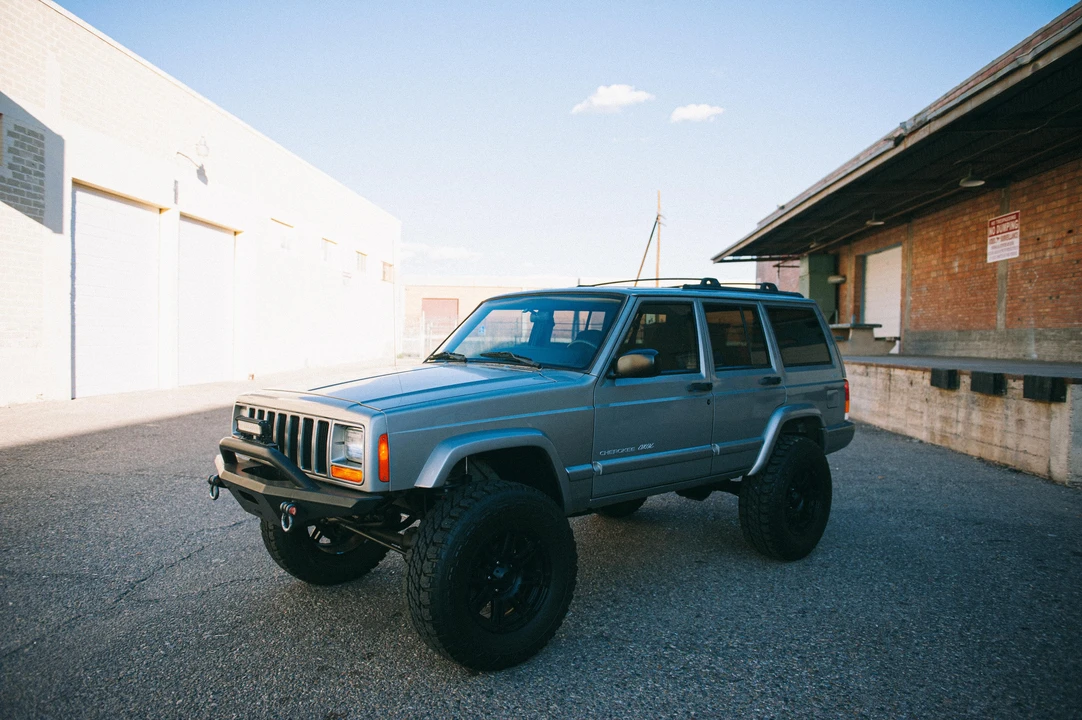 2000 Jeep XJ Cherokee - Image 22 of 31
