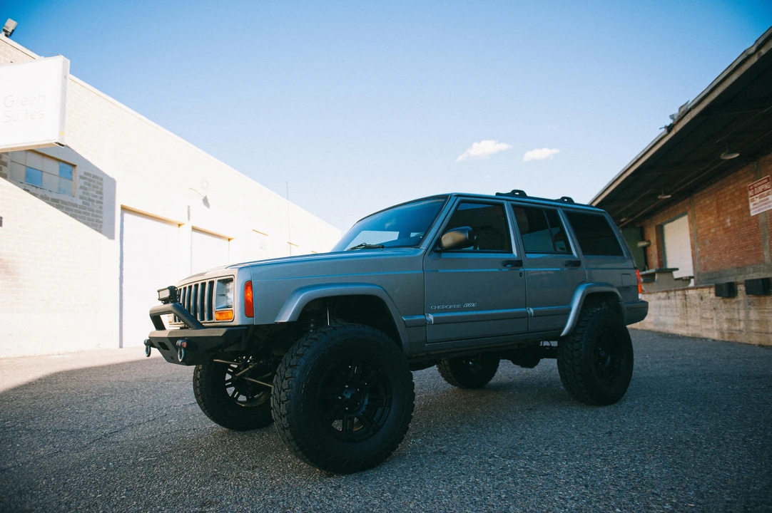 2000 Jeep XJ Cherokee - Image 24 of 31