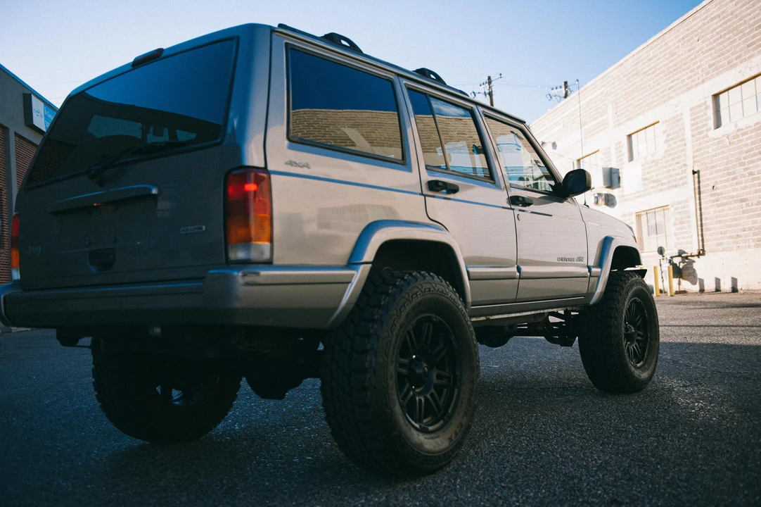 2000 Jeep XJ Cherokee - Image 28 of 31