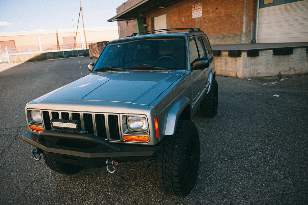 2000 Jeep XJ Cherokee - Image 8 of 31