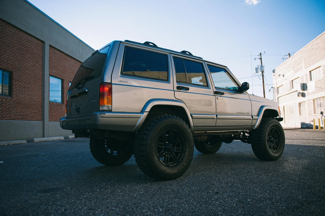 2000 Jeep XJ Cherokee - Image 30 of 31