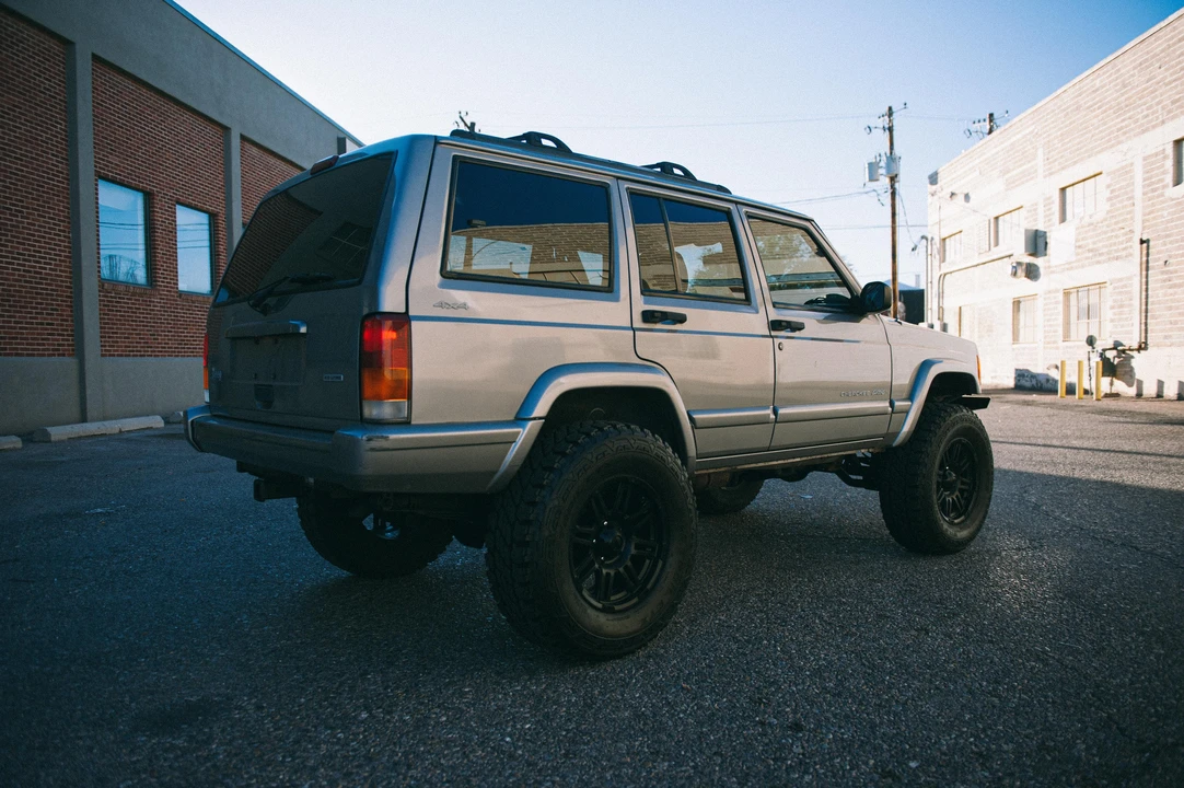 2000 Jeep XJ Cherokee - Image 29 of 31