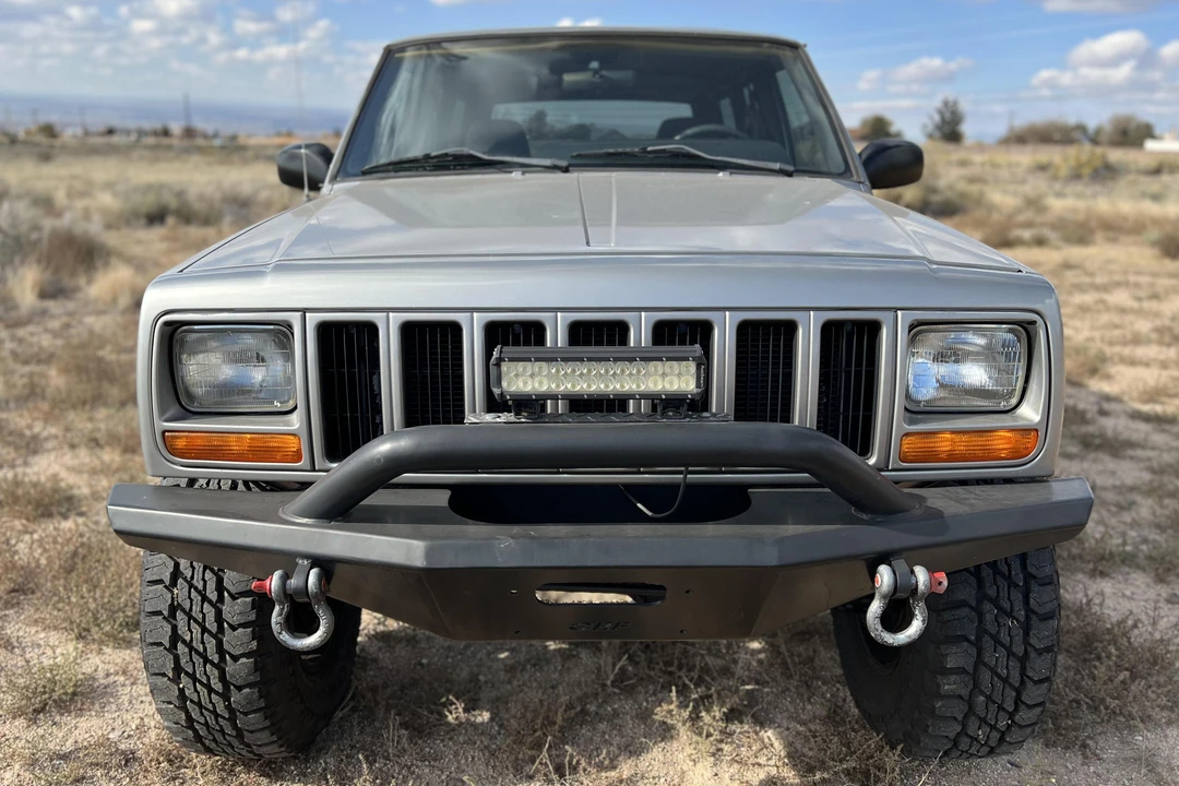 2000 Jeep XJ Cherokee - Image 2 of 31