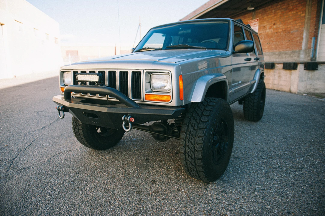 2000 Jeep XJ Cherokee - Image 11 of 31