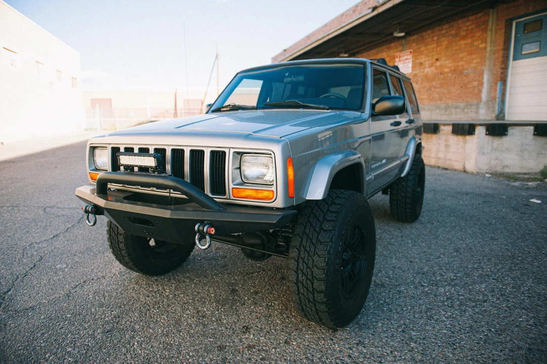 2000 Jeep XJ Cherokee - Image 12 of 31