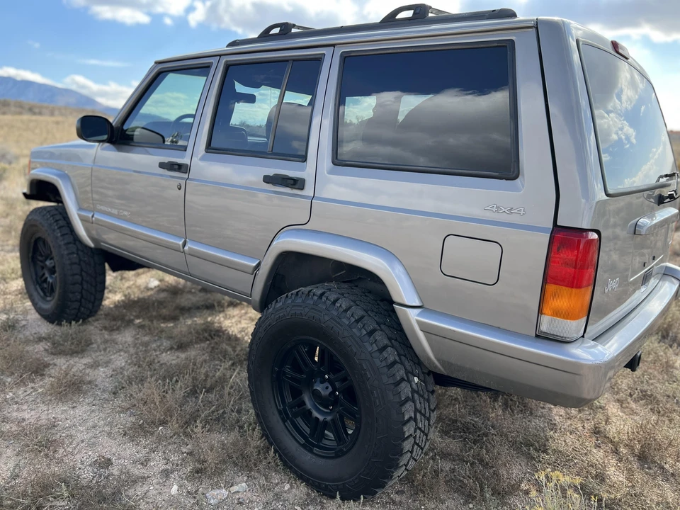2000 Jeep XJ Cherokee - Image 26 of 31