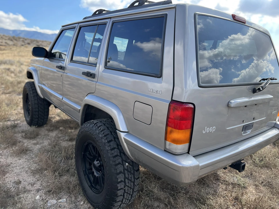 2000 Jeep XJ Cherokee - Image 27 of 31