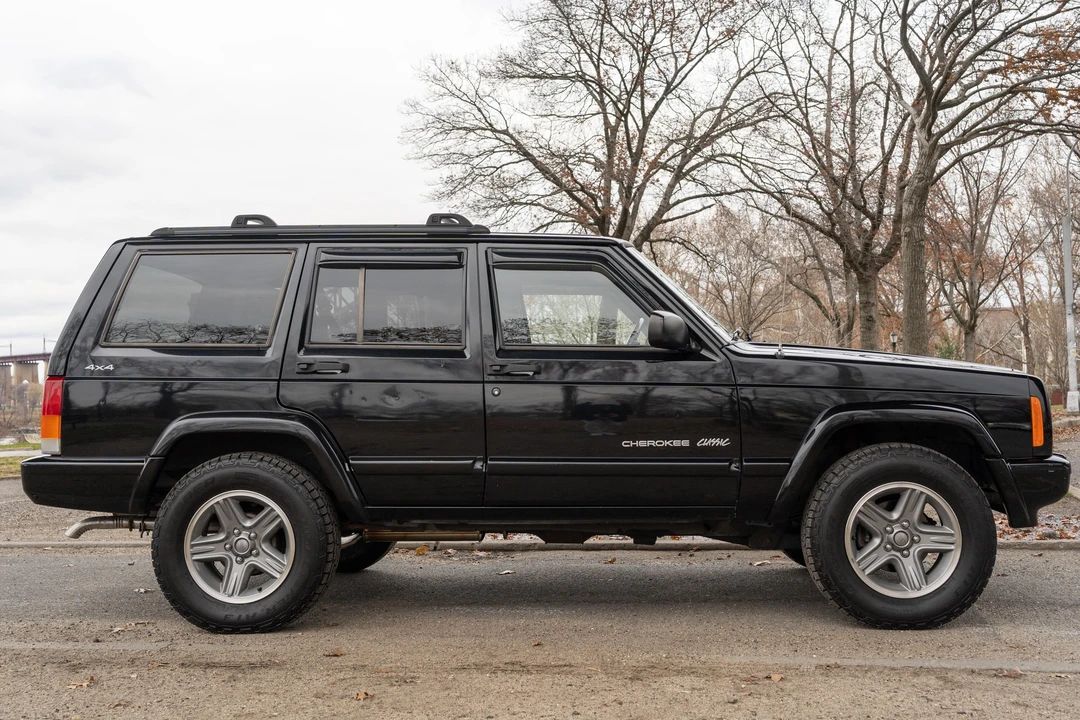2000 Jeep XJ Cherokee - Image 13 of 31