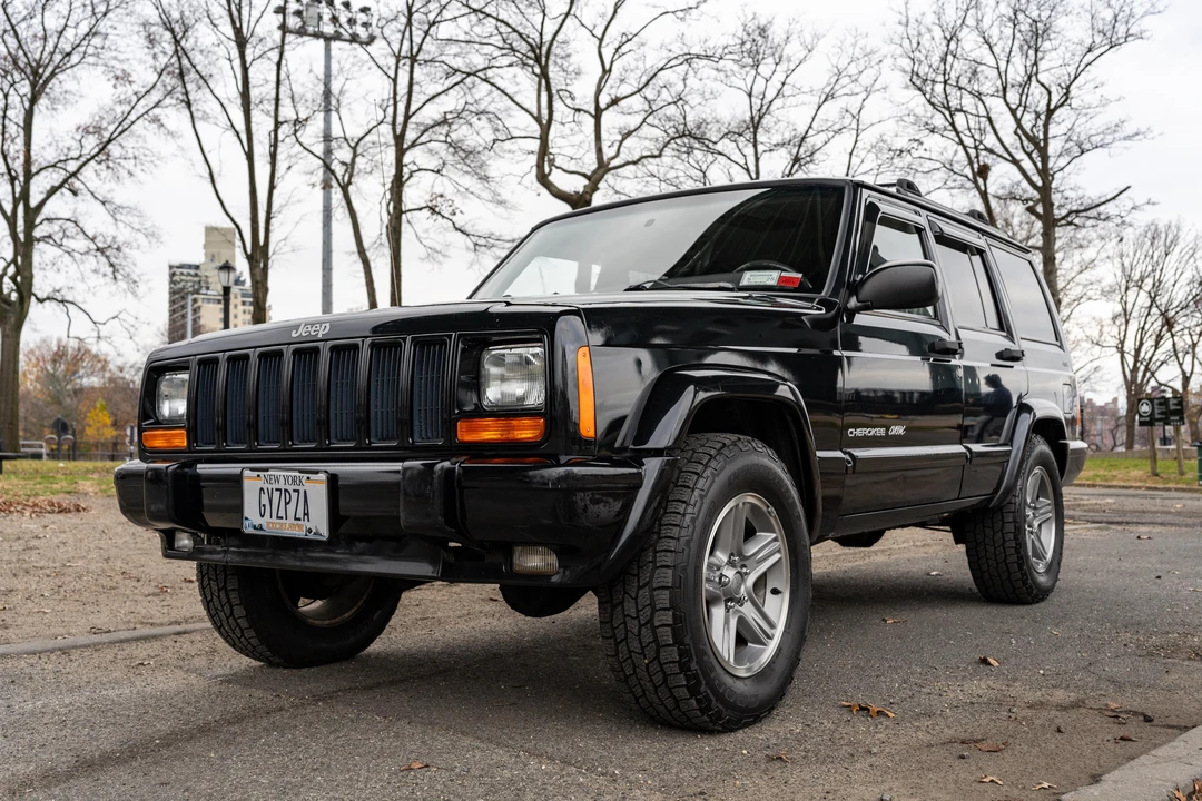 2000 Jeep XJ Cherokee - Image 9 of 31