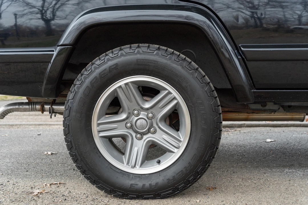 2000 Jeep XJ Cherokee - Image 23 of 31