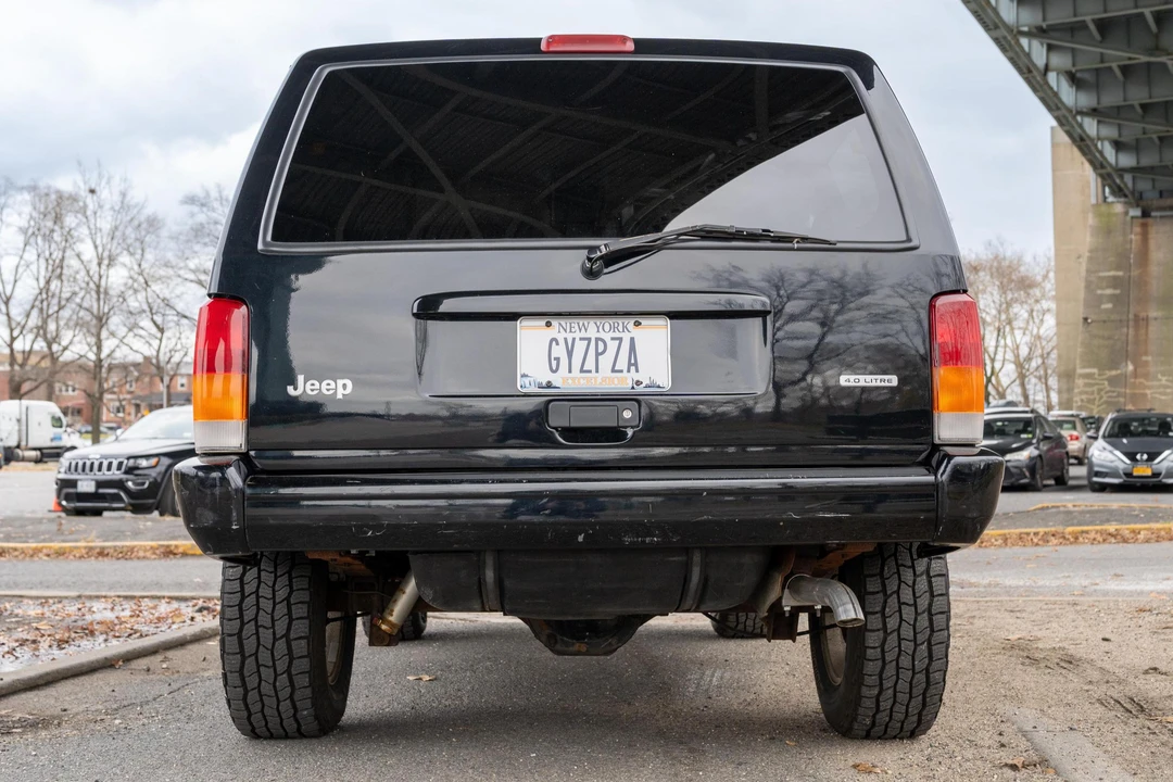 2000 Jeep XJ Cherokee - Image 5 of 31