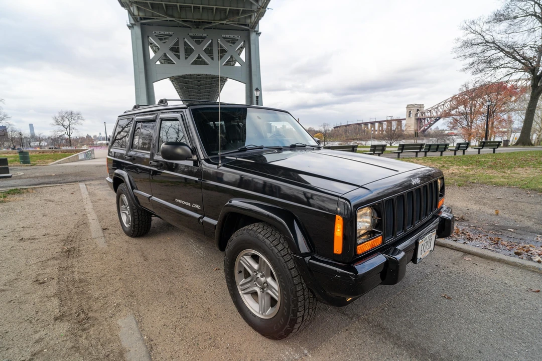 2000 Jeep XJ Cherokee - Image 14 of 31