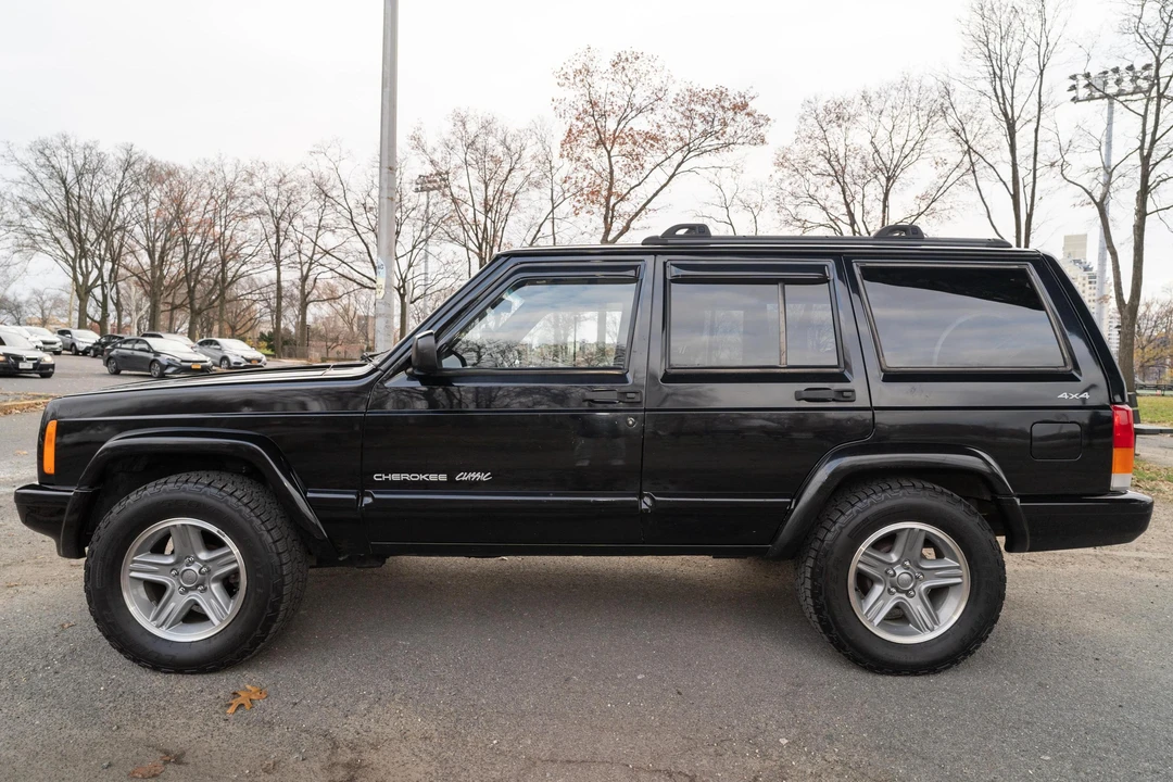 2000 Jeep XJ Cherokee - Image 3 of 31