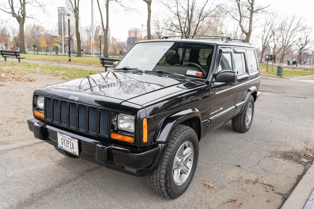 2000 Jeep XJ Cherokee - Image 8 of 31