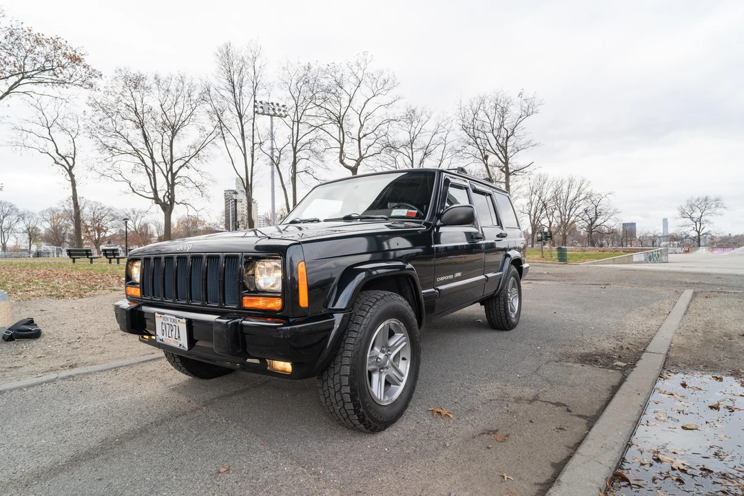 2000 Jeep XJ Cherokee - Image 7 of 31