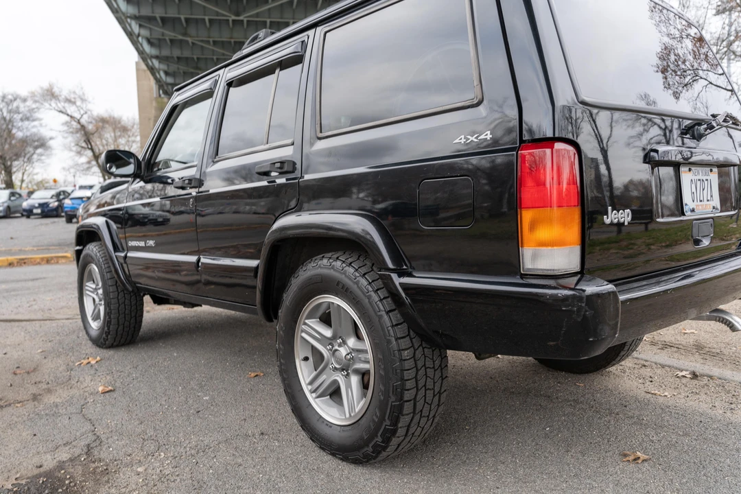 2000 Jeep XJ Cherokee - Image 15 of 31